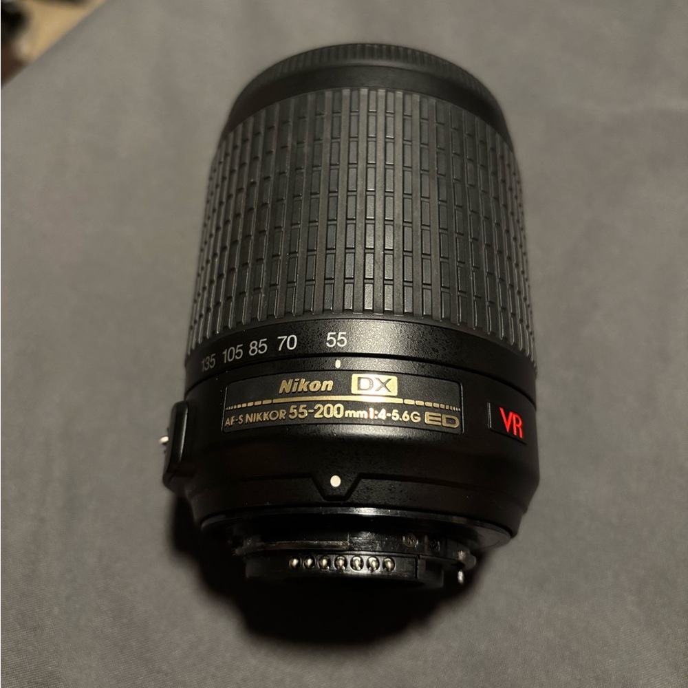Nikon AF-S DX Nikkor 55-200mm f/4-5.6G IF-ED VR